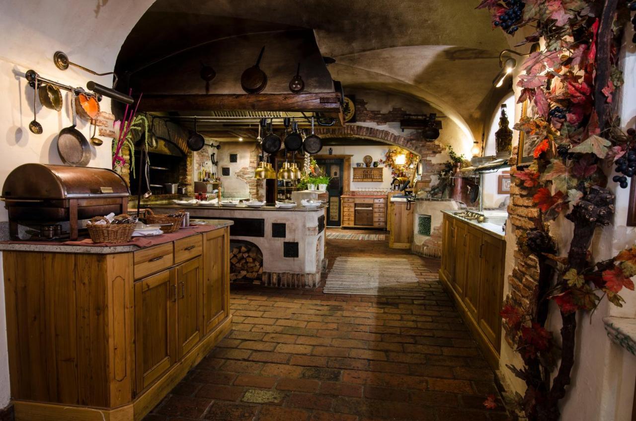 Hotel & Restaurant Wastlwirt Санкт Михаел им Лунгау Екстериор снимка